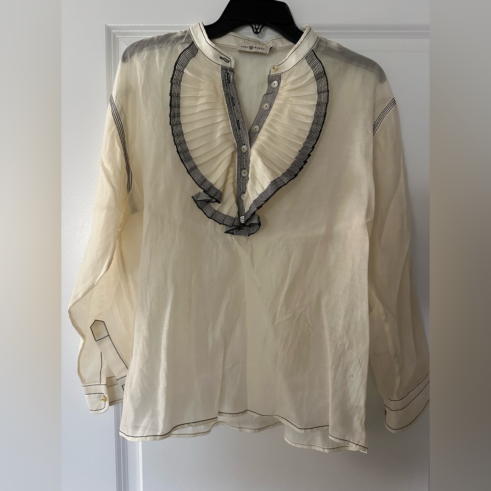 Tory Burch Ivory /Black Ruffle
Front Long Sleeve Blouse!